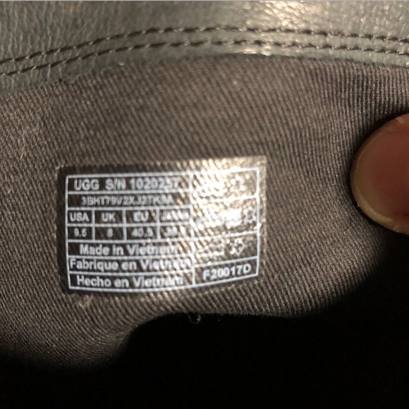 NWOB UGG Mahogany New Daley Suede Equestrian - Picture 5 of 5